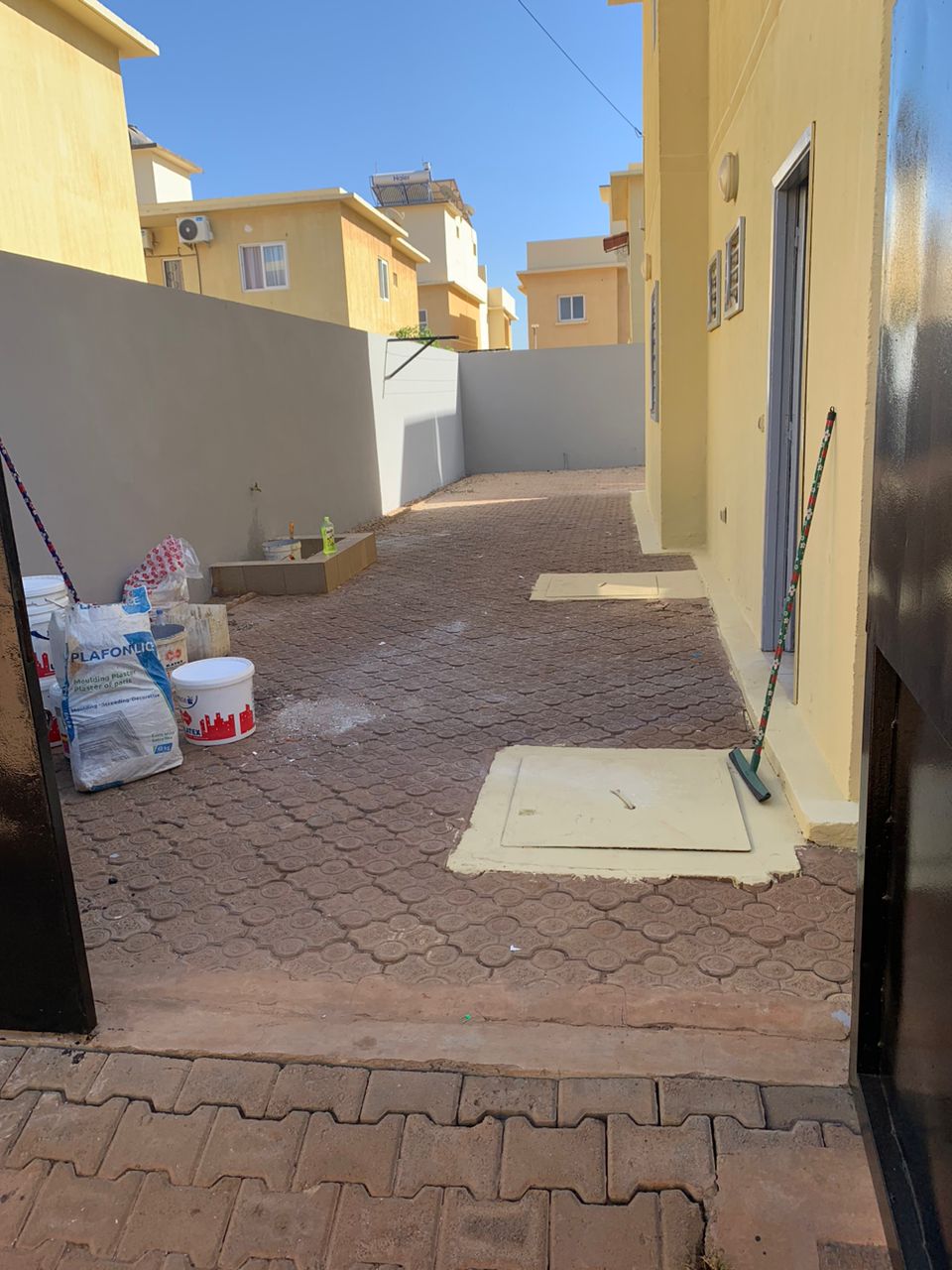 Villa R+1 de 5 pièces avec garage à louer à la Cité Kalia