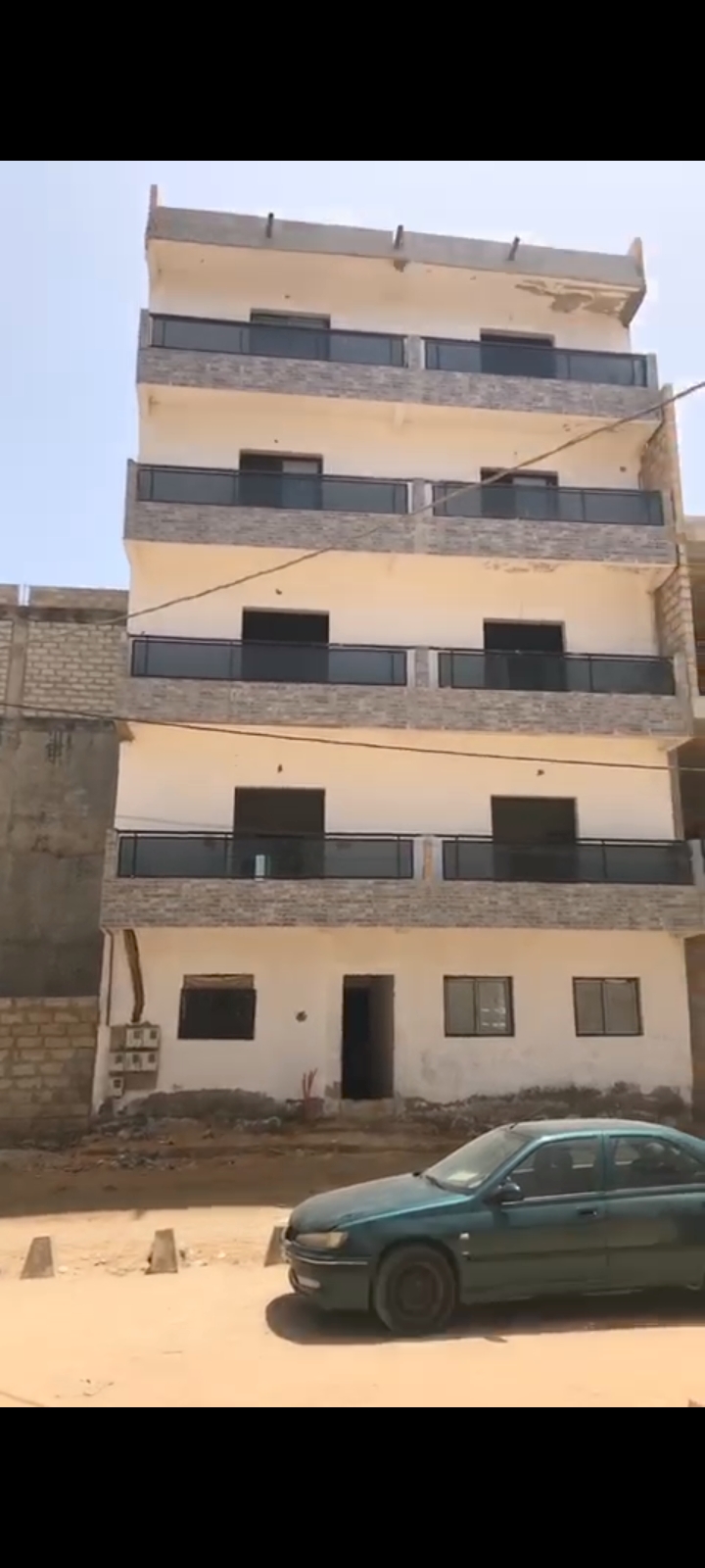 Immeuble R+4 en finition à vendre aux Almadies
