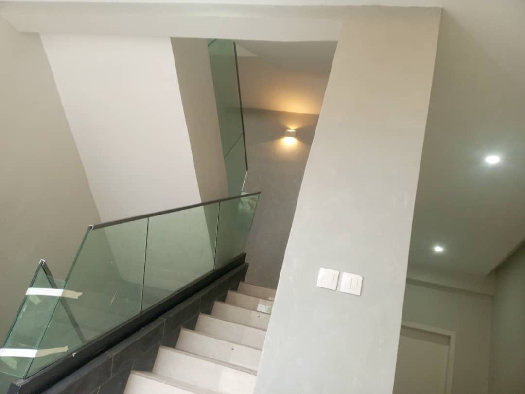 Appartement neuf 245m2de 4 pièces avec piscine à vendre à Fann Résidence