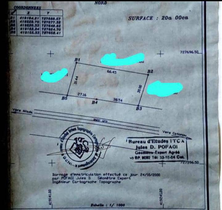 4 PARCELLES ENSEMBLES AVEC TITRE FONCIER PERSONNEL AU BORD DE LA VOIE INTER ETAT COTONOU-ALLADA